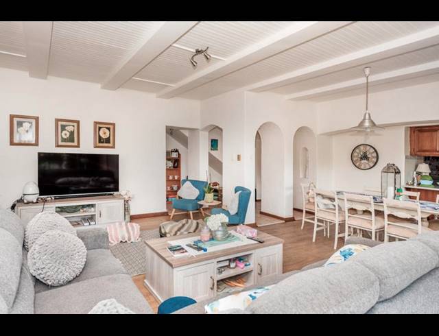 3 BEDROOM DUPLEX FOR SALE IN MORNINGHILL